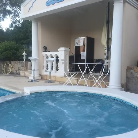 Alojamento de Acomodação e Pequeno-almoço Manu D'hote 4*