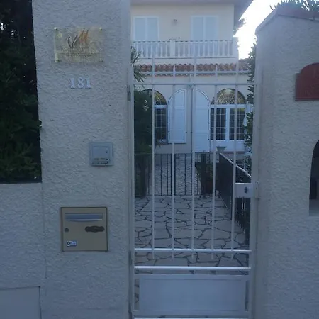 Bed and Breakfast Manu D'hote 4*