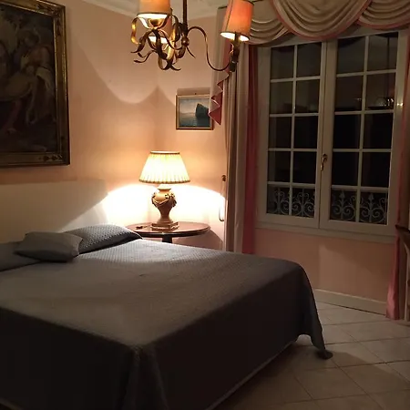 Manu D'hote Bed and Breakfast Les Issambres