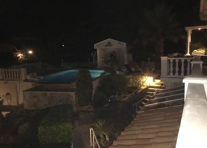 فندق مبيت وإفطار Manu D'hote لي إيسامبر